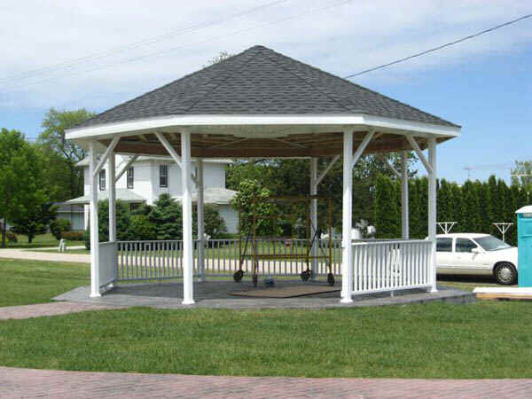 Gazebo.jpg (78012 bytes)