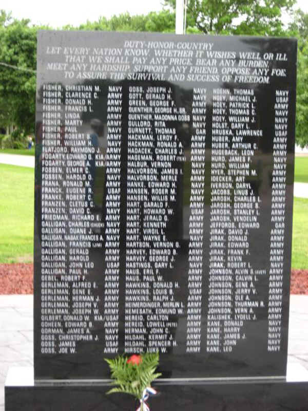 memorial5.jpg (355935 bytes)